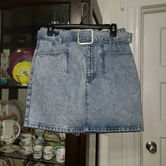 Zara Dresses & Skirts - Zara Light Acid Wash Belted Mini Skirt With Belt and Pockets Size Large